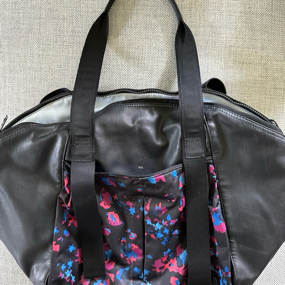 Lululemon tote - Picture 3 of 6